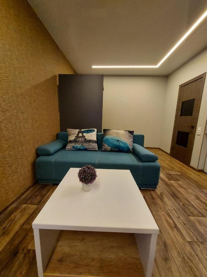 Апартаменты Дворец Спорта Новострой Маршал Kharkiv Bagian luar foto